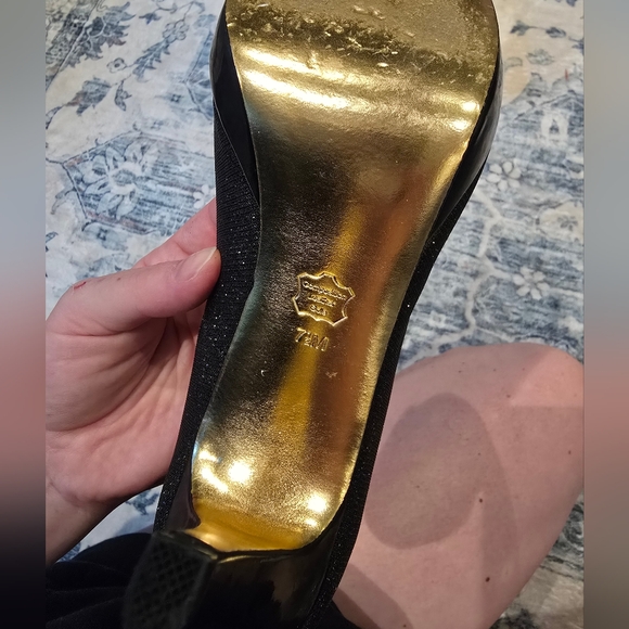 Black sparkle peep toe. - Picture 8 of 9